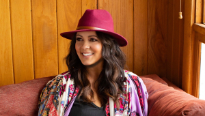 Image of Sara Evans w/ Braden Hull